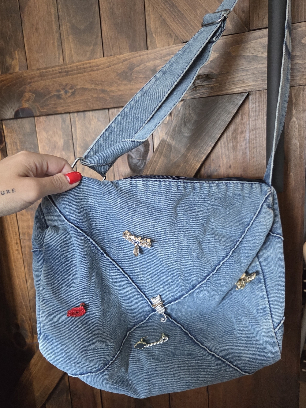 Denim Crossbody Shoulder Bag with Decorative Pins - Blue
